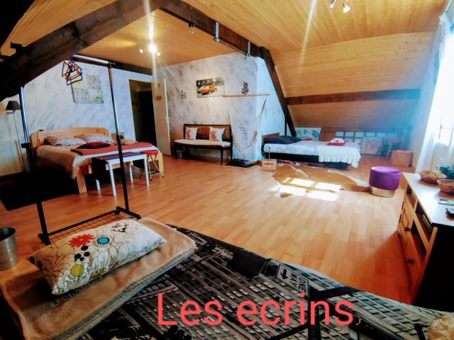 2 lits doubles 1 lit simple. Chambre les Ecrins